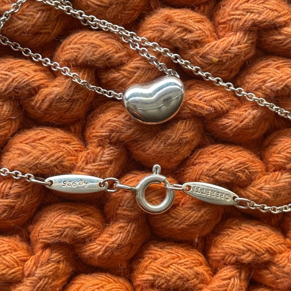 Tiffany & Co Elsa Peretti Bean Pendant Necklace (sterling silver) 9mm